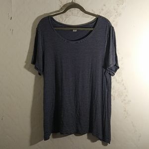 Old Navy Crewneck Tshirt